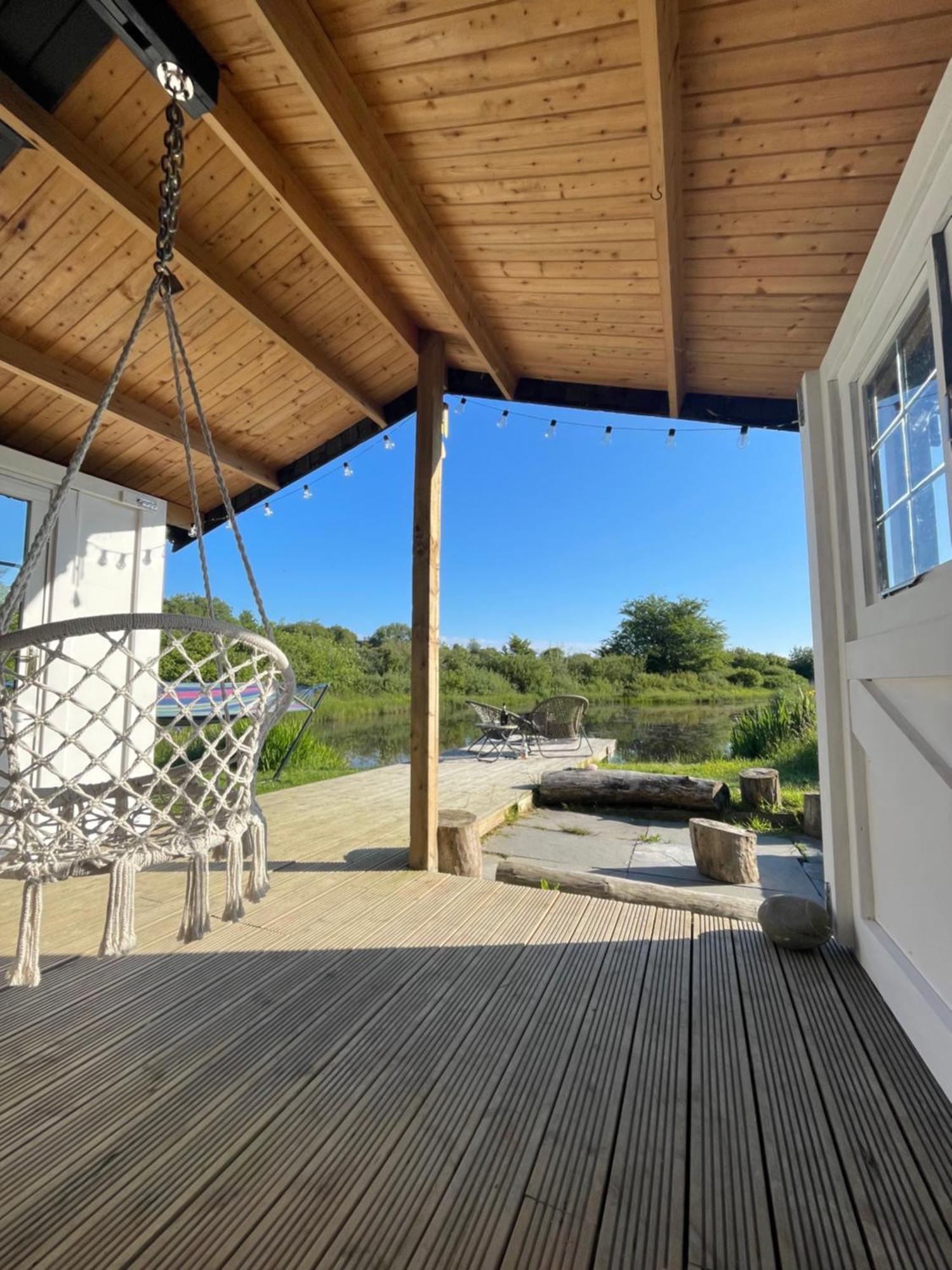 Lake Villa Holiday Cottages Holsworthy Eksteriør bilde